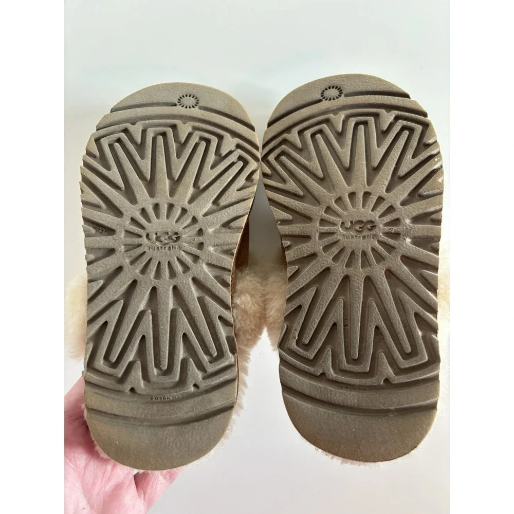 UGG Cozy Slipper‎ Little Girl 11 Chestnut Brown Suede Upper Shearling